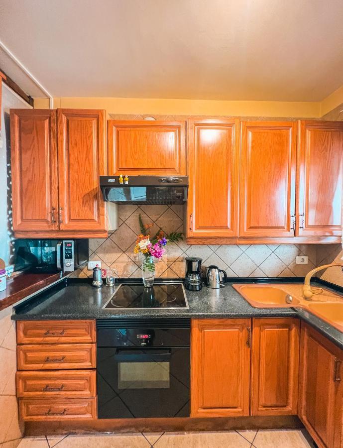 Apartment With Huge Deck Nestled In Marvelous Gardens - Nidos 라오로타바 외부 사진